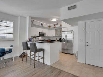 233 S Federal Highway