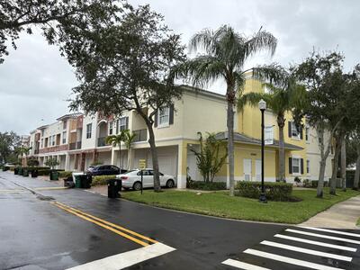 10560 SW Stephanie Way, Port Saint Lucie, FL 34987