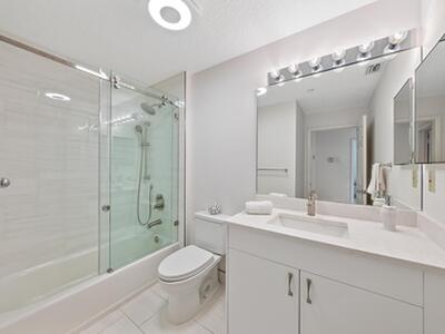 811 Oak Harbour Drive, Juno Beach, FL 33408