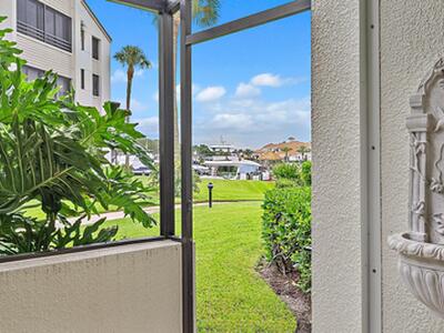 811 Oak Harbour Drive, Juno Beach, FL 33408