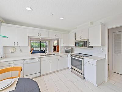 811 Oak Harbour Drive, Juno Beach, FL 33408