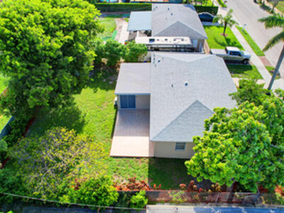 1749 15th Avenue N, Lake Worth Beach, FL 33460