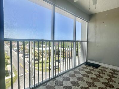 330 SE 2nd Street, Hallandale Beach, FL 33009