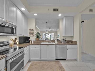 27 Harbour Isle Drive W, Fort Pierce, FL 34949