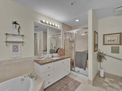 27 Harbour Isle Drive W, Fort Pierce, FL 34949