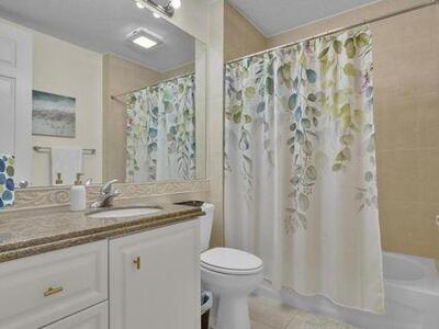 27 Harbour Isle Drive W, Fort Pierce, FL 34949