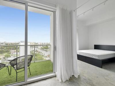 10 SW South River Drive