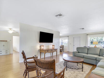 8574 SE Seagrape Way, Hobe Sound, FL 33455