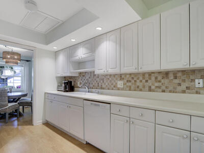 8574 SE Seagrape Way, Hobe Sound, FL 33455