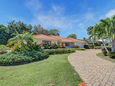 8574 SE Seagrape Way, Hobe Sound, FL 33455