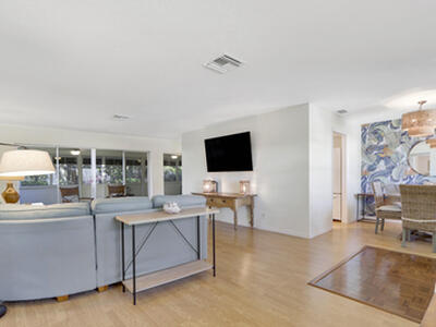 8574 SE Seagrape Way, Hobe Sound, FL 33455