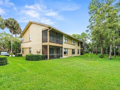13105 Belhaven Court, Wellington, FL 33414