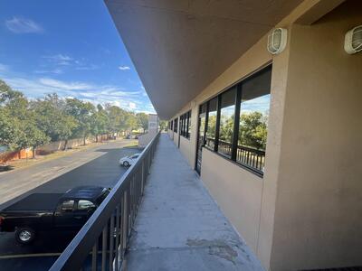 725 SE Port St Lucie Boulevard, Port Saint Lucie, FL 34984