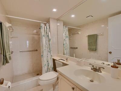 800 E Camino Real, Boca Raton, FL 33432