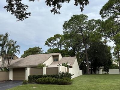 319 Wood Dale Drive, Wellington, FL 33414