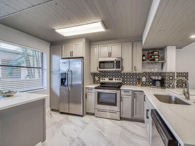 896 N Federal Highway, Lantana, FL 33462