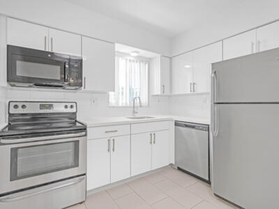 330 W Camino Real, Boca Raton, FL 33432