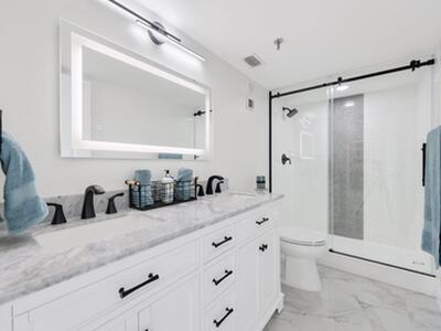 7290 Kinghurst Drive, Delray Beach, FL 33446