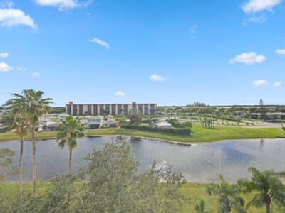 7290 Kinghurst Drive, Delray Beach, FL 33446