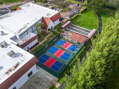 7290 Kinghurst Drive, Delray Beach, FL 33446