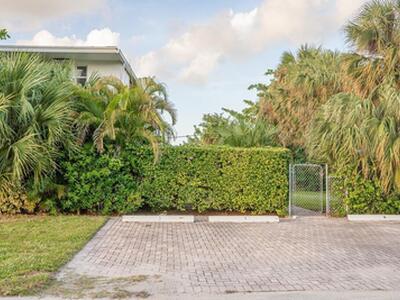 231 Bamboo Road, Palm Beach Shores, FL 33404