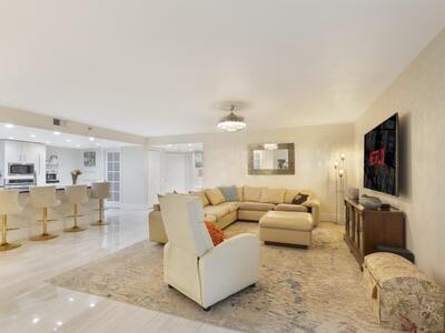 955 Egret Circle, Delray Beach, FL 33444