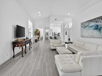 6668 NW 25th Terrace, Boca Raton, FL 33496