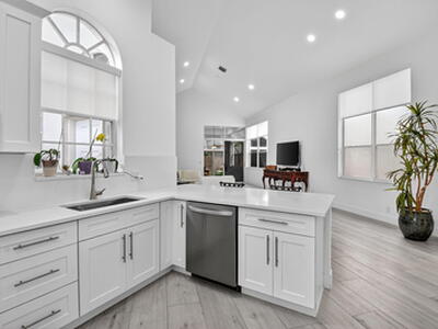 6668 NW 25th Terrace, Boca Raton, FL 33496