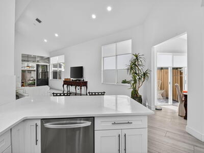 6668 NW 25th Terrace, Boca Raton, FL 33496