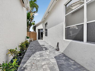 6668 NW 25th Terrace, Boca Raton, FL 33496