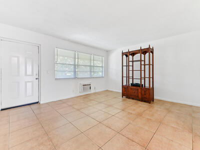 111 Dorchester E, West Palm Beach, FL 33417