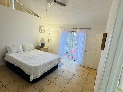 1057 N Summit Trail Circle, West Palm Beach, FL 33415