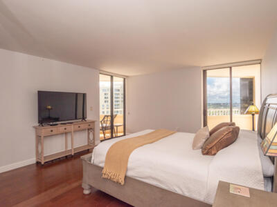 5070 N Ocean Drive, Singer Island, FL 33404