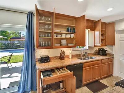 2320 NE 51st Street, Lighthouse Point, FL 33064