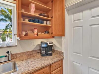 2320 NE 51st Street, Lighthouse Point, FL 33064