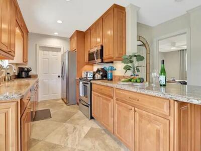 2320 NE 51st Street, Lighthouse Point, FL 33064