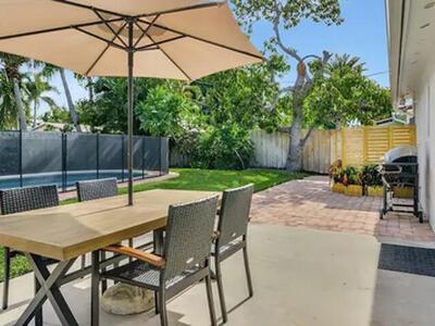 2320 NE 51st Street, Lighthouse Point, FL 33064