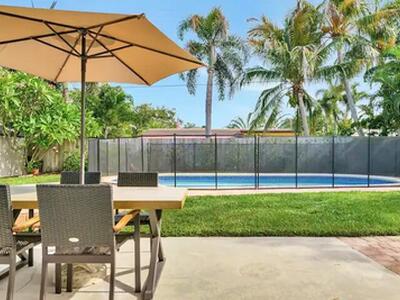 2320 NE 51st Street, Lighthouse Point, FL 33064