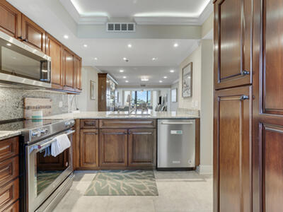 101 S Seas 204 Drive, Jupiter, FL 33477