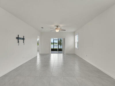 10692 SW Vasari Way, Port Saint Lucie, FL 34986