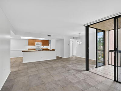 2255 Lindell Boulevard