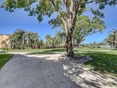 2255 Lindell Boulevard, Delray Beach, FL 33444