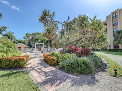 2255 Lindell Boulevard, Delray Beach, FL 33444