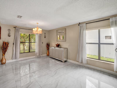 9610 Dunhill Dr, Miramar, FL 33025