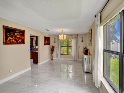 9610 Dunhill Dr, Miramar, FL 33025