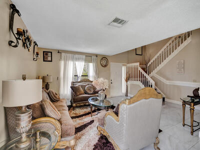 9610 Dunhill Dr, Miramar, FL 33025