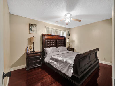 9610 Dunhill Dr, Miramar, FL 33025