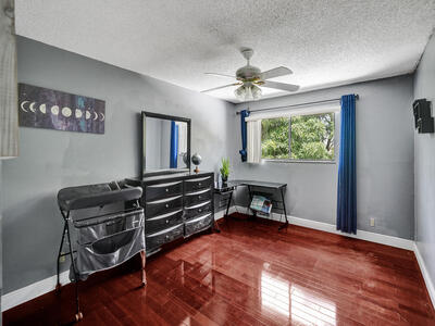 9610 Dunhill Dr, Miramar, FL 33025