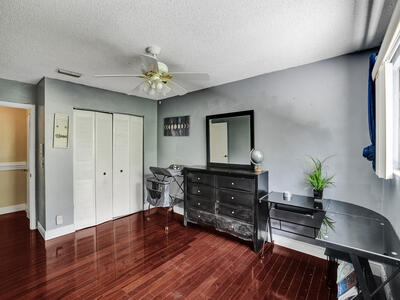 9610 Dunhill Dr, Miramar, FL 33025