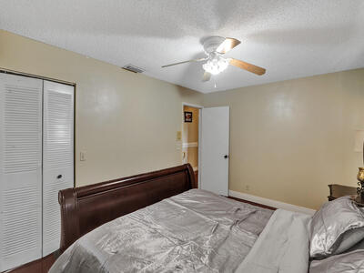 9610 Dunhill Dr, Miramar, FL 33025